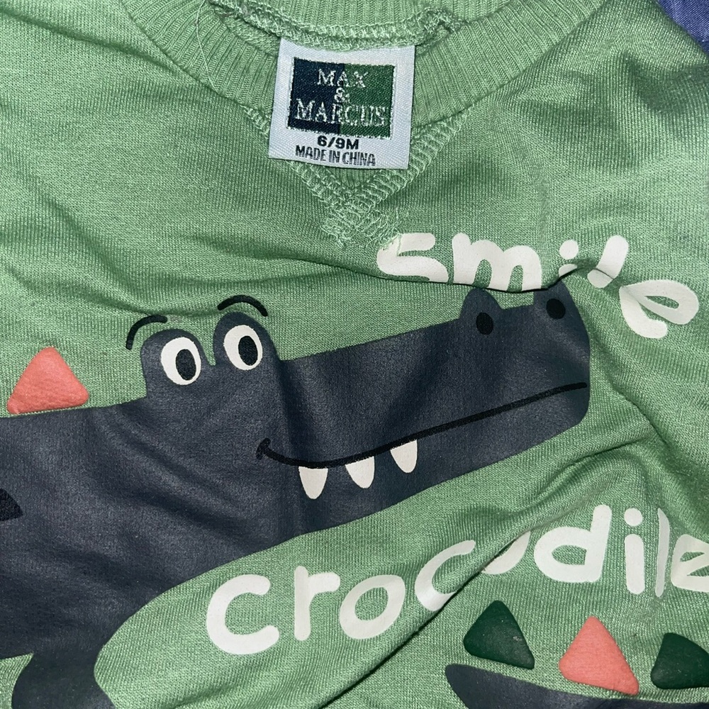 Baby Clothes - Picture 2 of 4
